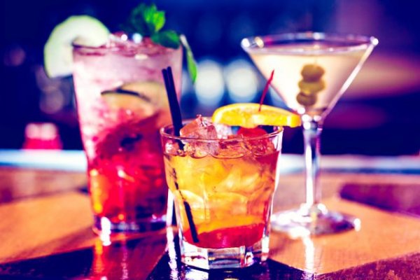 В РФ предлагают запретить пивные напитки со вкусами коктейлей - «Происшествия»