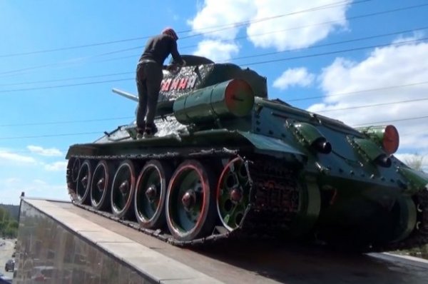 В Саратове задержали мужчину, который изрисовал памятник танкистам - «Происшествия»