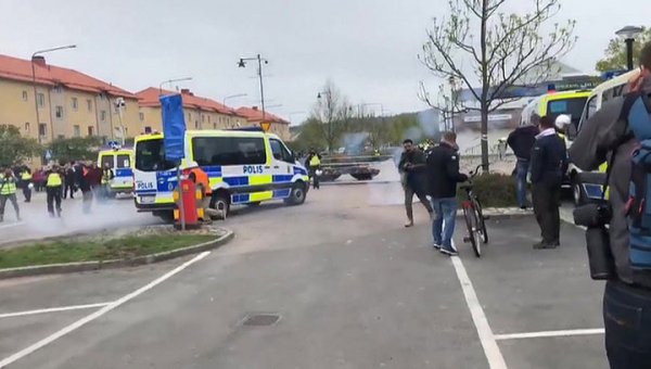 В Швеции правоохранители задержали более 60 человек в ходе беспорядков - «Новости дня»