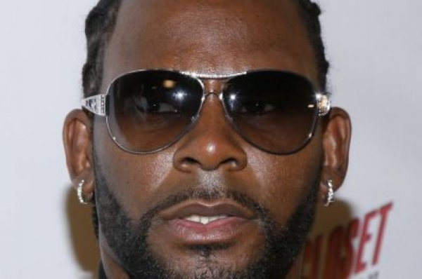 В США против певца R. Kelly выдвинули 11 новых обвинений в насилии - «Происшествия»
