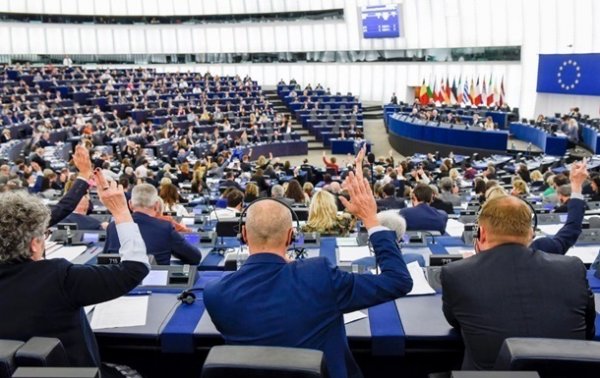 В странах ЕС начинаются выборы в Европарламент