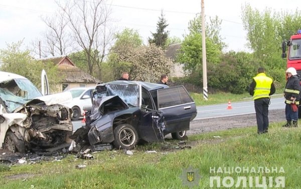 В Винницкой области столкнулись два авто: четверо погибших - (видео)