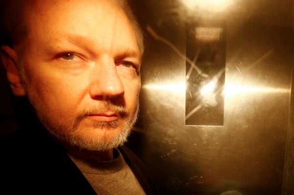 В WikiLeaks шокированы приговором Ассанжу - «Политика»