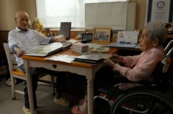 В Японии в возрасте 108 лет умер мужчина из старейшей супружеской пары - «Политика»