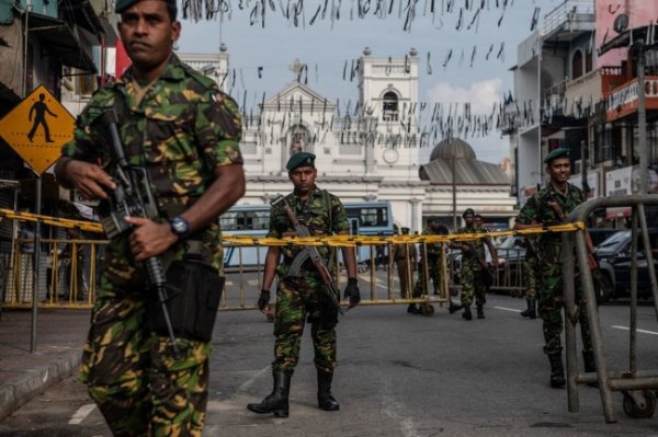 Власти Шри-Ланки выслали после терактов более 600 иностранцев - «Новости Дня»