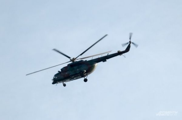 Военный вертолет, разбившийся на Украине, загорелся после падения - «Политика»
