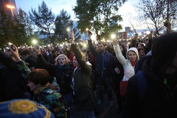 Вслед за Екатеринбургом протесты против застройки парков начались в других городах Росси - «Новости дня»