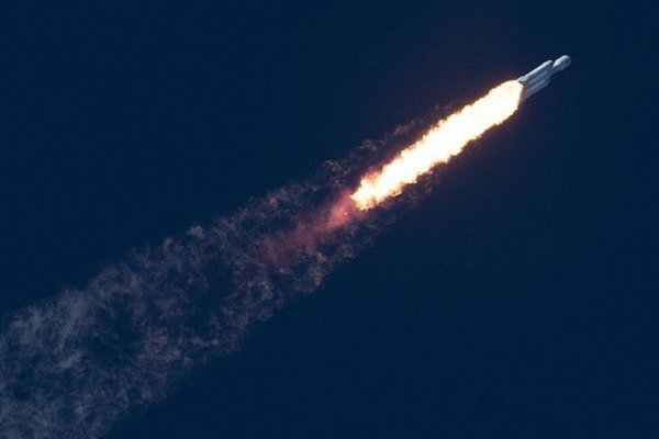 Запуск ракеты-носителя Falcon 9 к МКС перенесли на 4 мая - «Политика»