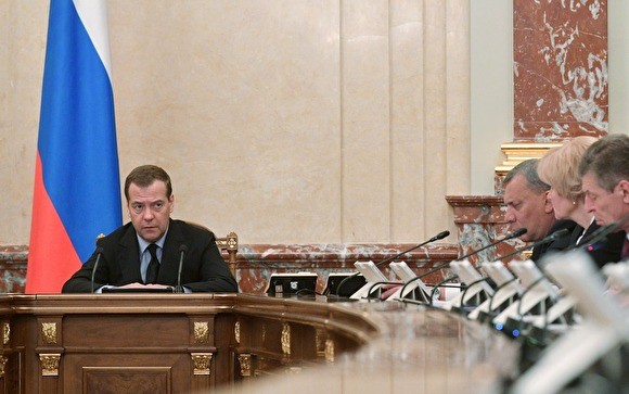 Медведев подписал перечень мер стимулирования рождаемости и роста продолжительности жизни - «Технологии»