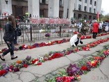 Под Домом профсозов в Одессе проходит многотысячный митинг-реквием (ВИДЕО) - «Военное обозрение»