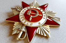 Предлагаем вашему вниманию поздравление прокурора Республики Коми Сергея Бажутова с Днем Победы