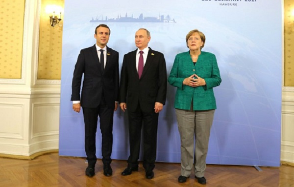 Путин обсудил с Меркель и Макроном кризис на Украине и провал Порошенко - «Новости Дня»