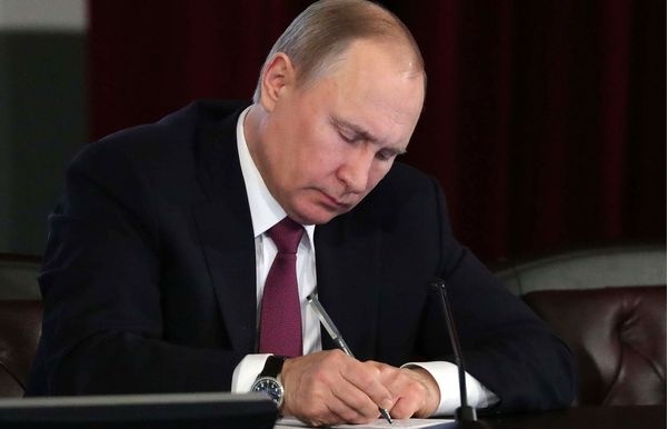 Путин продлил амнистию капиталов до февраля 2020 года - «Новости Дня»