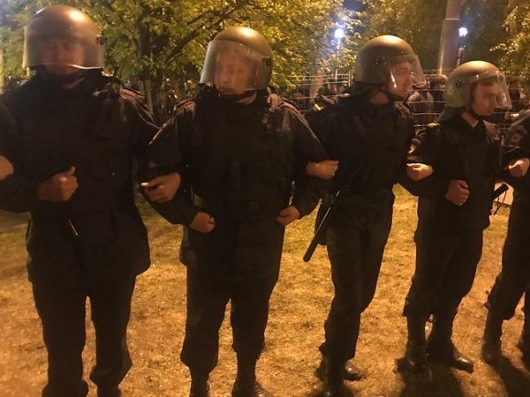 В Екатеринбурге начали штрафовать за участие в акции защиты сквера - «Происшествия»