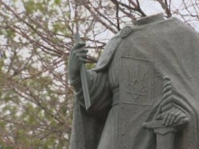 В Канаде обезглавили памятник Владимиру Великому - «Военное обозрение»