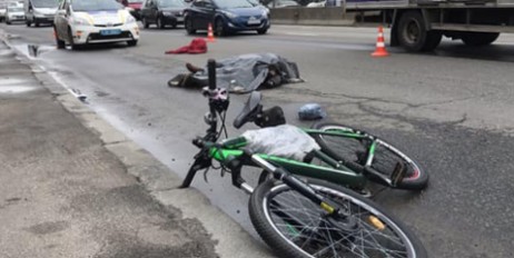 В Киеве грузовик насмерть сбил велосипедиста - «Происшествия»