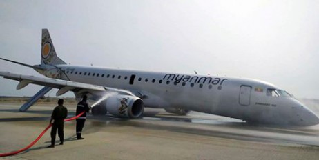 В Мьянме пассажирский самолет совершил посадку без переднего шасси - «Происшествия»