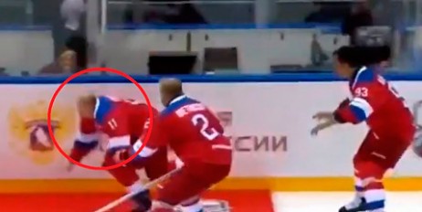 В России предлагают расстрелять ковер, который Путин "пропахал носом" на хоккейном матче (видео) - «Общество»
