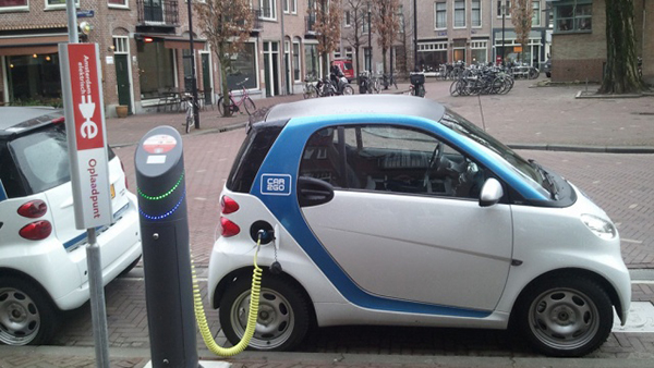 В Амстердаме запрещают движение на автомобилях на бензине - «Новости Дня»