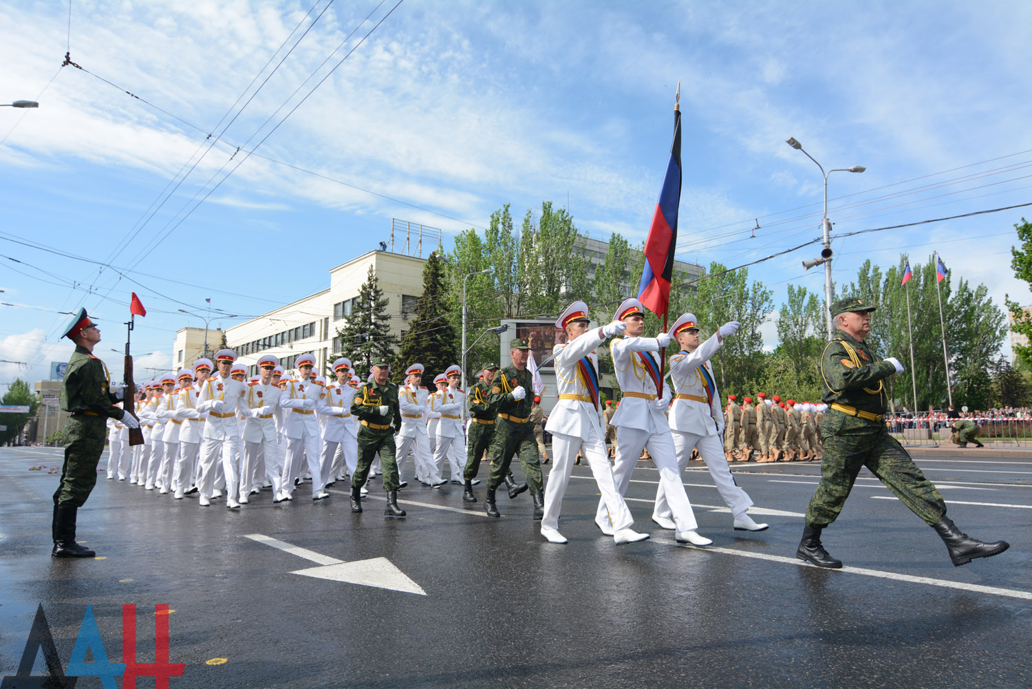 Донецкое военное. Парад ДНР. Парад в Донецке. Военный Донецк. Парад военных ДНР В 2019.