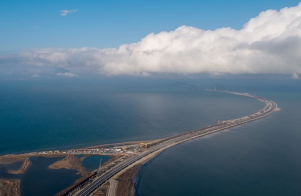 За год по Крымскому мосту проехали пять миллионов автомобилей и автобусов - «Новости Дня»