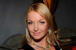 Анастасия Волочкова на глазах у всех поцеловала известного актера - «Шоу бизнес»