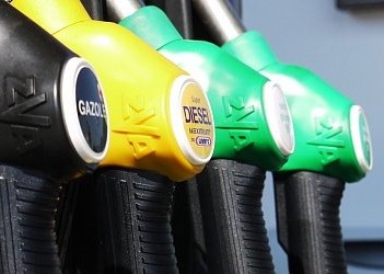 Цены на бензин могут резко вырасти уже в июле - «Новости дня»