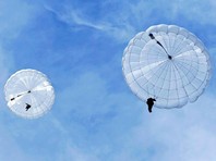 Двое десантников утонули во время тренировочных прыжков с парашютом в Крыму - «Спорт»