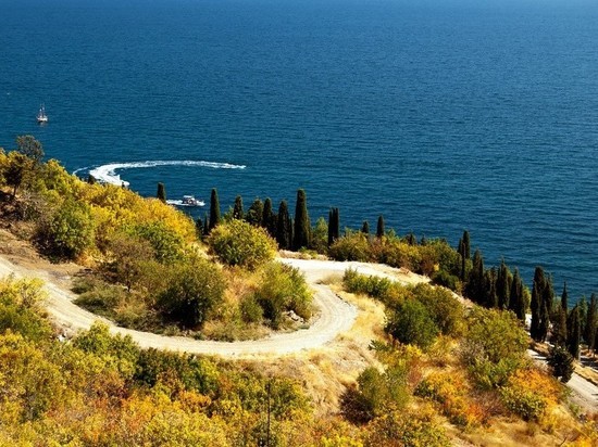 Где купаться опасно: Роспотребнадзор взял пробы воды на пляжах Крыма