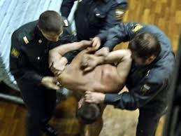 Каждый десятый россиянин сталкивался с пытками со стороны силовиков - «Новости дня»