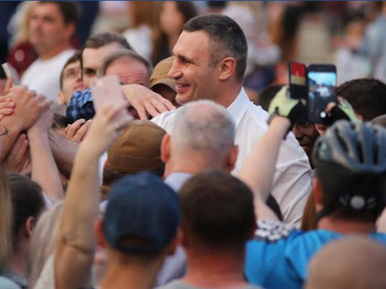 Кличко предложил Саакашвили возглавить партию "УДАР" на выборах в Раду