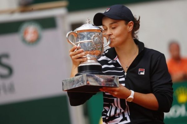 Австралийская теннисистка Барти одержала победу в финале Roland Garros - «Политика»