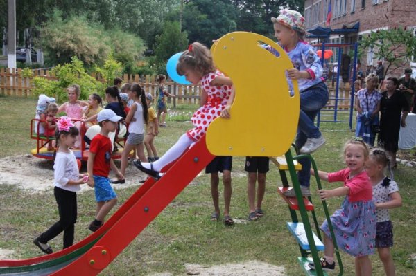 Детские площадки открылись в прифронтовых поселках Горловки – Мартьянова