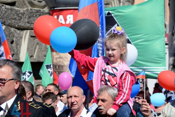 ДНР, несмотря на боевые действия, делает все возможное для благополучия детей — Пушилин