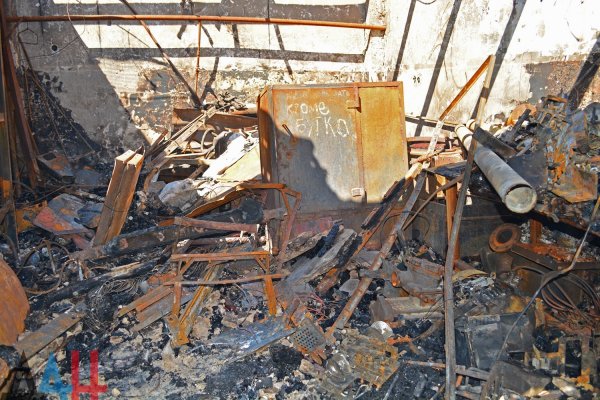 Дом и хозпостройки повреждены на западе Донецка в результате обстрела со стороны ВСУ – СЦКК