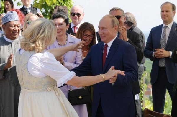 Экс-глава МИД Австрии раскрыла детали приглашения Путина на свою свадьбу - «Происшествия»
