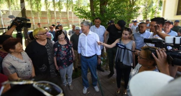 Экс-президент Киргизии занял круговую оборону — эксперт - «Новости Дня»