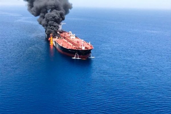 Эксперт: напасть на танкеры в Оманском заливе могли аравийские монархии - «Происшествия»