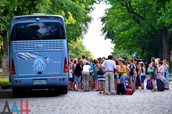 Глава ДНР поручил максимально использовать внутренние курорты для летнего отдыха детей