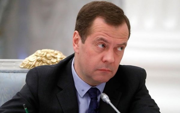 Медведев пригрозил Грузии проблемами в экономике