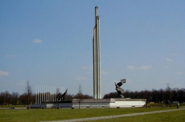 МИД РФ обеспокоен возможным сносом памятника Освободителям в Латвии - «Происшествия»
