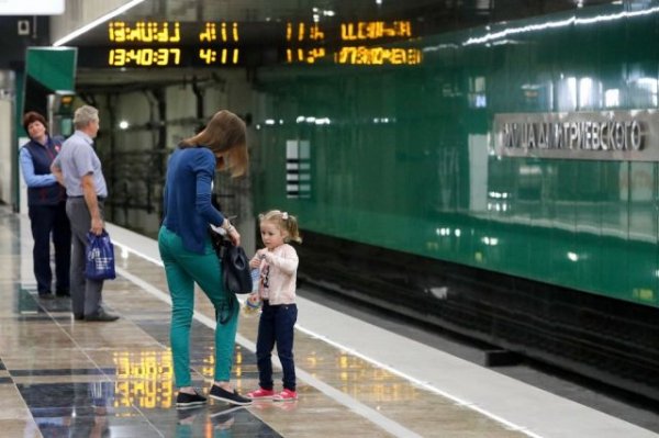 Новые станции красной ветки метро разгрузят станцию «Теплый стан» на 17% - «Политика»