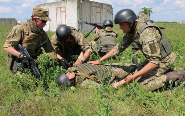 Обострение на Донбассе: ранен военный
