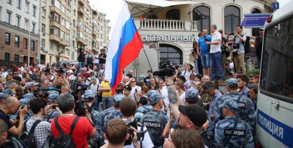 Оппозиция наплевала на позицию Голунова и подставила молодежь под удар (видео) - «Новости дня»