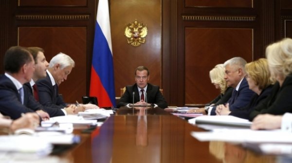 Пособие на детей от полутора до 3 лет увеличат в 200 раз — Медведев - «Новости Дня»