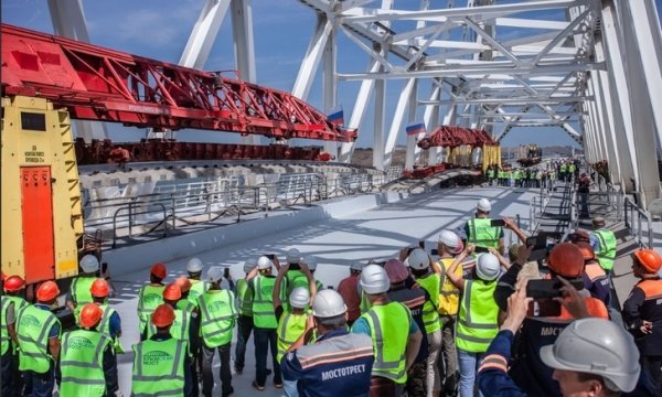 Построен первый железнодорожный путь Крымского моста - «Здоровье»
