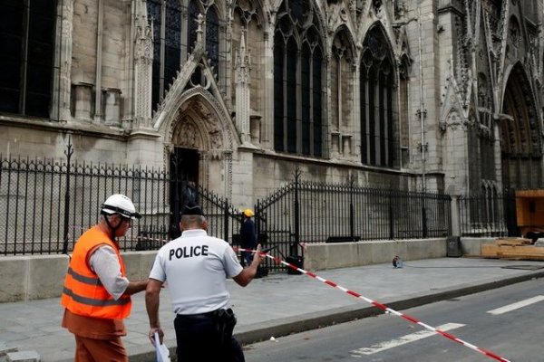 Прокуратура Парижа назвала основную версию пожара в Нотр-Даме - «Происшествия»