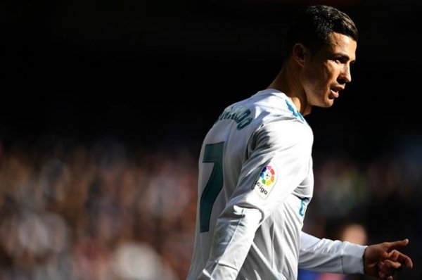Роналду оформил хет-трик в полуфинальном матче Лиги наций УЕФА - «Политика»