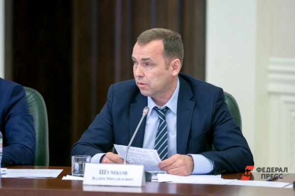 Шумков утвердил оклады курганским чиновникам