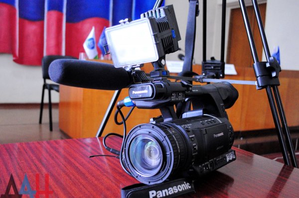 Тележурналист из РФ расскажет о методах создания видеосюжетов юным корреспондентам из ДНР